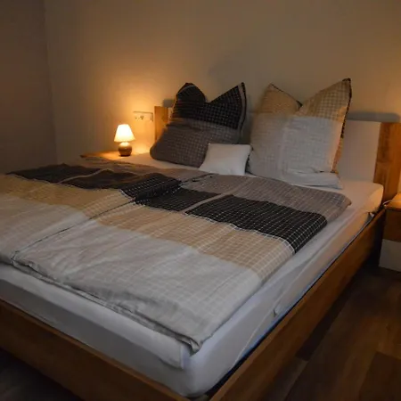 Luxurious In Eifel Near Town Center شقة Balesfeld