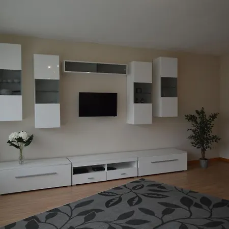 Luxurious In Eifel Near Town Center Balesfeld