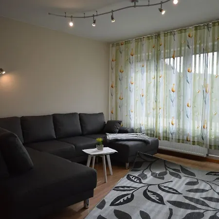 Luxurious In Eifel Near Town Center شقة Balesfeld